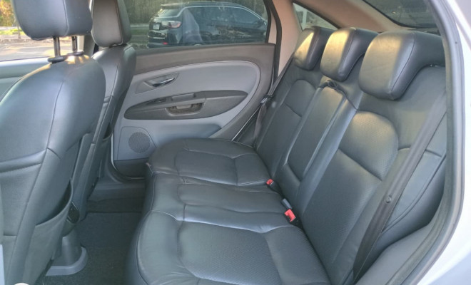 Fiat LINEA ABSOLUTE 1.9/1.8 Flex Dualogic 4p 2013 Flex-4