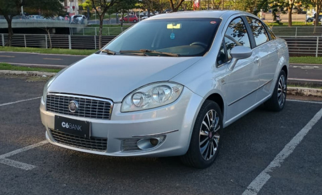 Fiat LINEA ABSOLUTE 1.9/1.8 Flex Dualogic 4p 2013 Flex