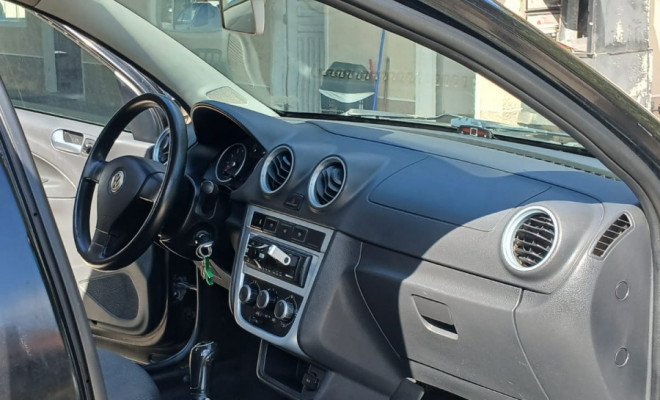 VW - VolksWagen VOYAGE 1.0/1.0 City Mi Total Flex 8V 4p 2011 Flex-8