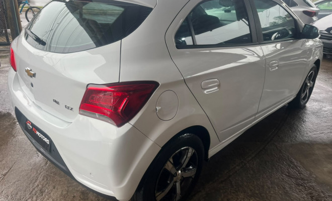 GM - Chevrolet ONIX HATCH LTZ 1.4 8V FlexPower 5p Mec. 2017 Flex-4