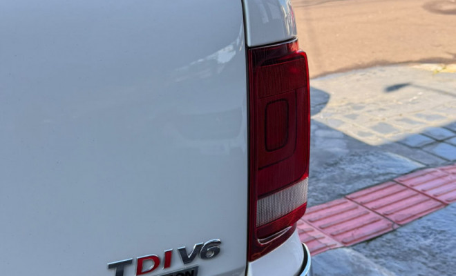 VW - VolksWagen AMAROK Highline CD 3.0 4x4 TB Dies. Aut. 2018 Diesel-12