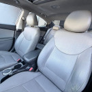 Hyundai Elantra GLS 1.8 16V Aut. 2012 Gasolina-6