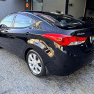 Hyundai Elantra GLS 1.8 16V Aut. 2012 Gasolina-9