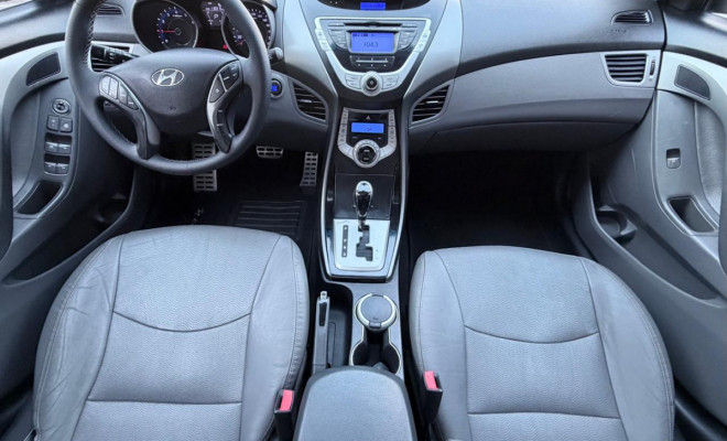 Hyundai Elantra GLS 1.8 16V Aut. 2012 Gasolina-11
