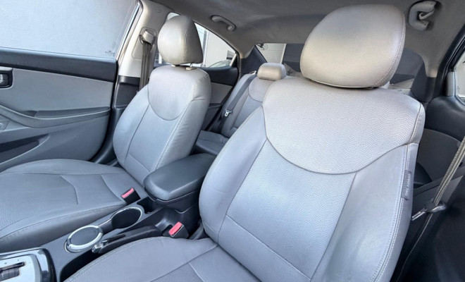 Hyundai Elantra GLS 1.8 16V Aut. 2012 Gasolina-6