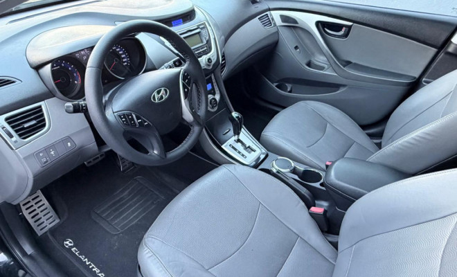 Hyundai Elantra GLS 1.8 16V Aut. 2012 Gasolina-2