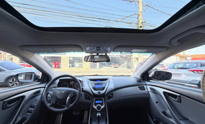 Hyundai Elantra GLS 1.8 16V Aut. 2012 Gasolina-5