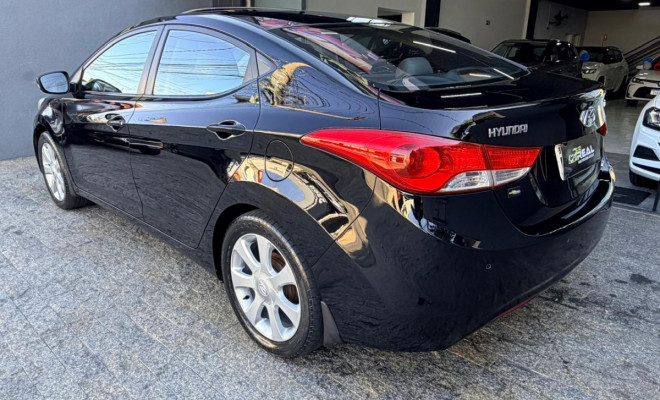 Hyundai Elantra GLS 1.8 16V Aut. 2012 Gasolina-9