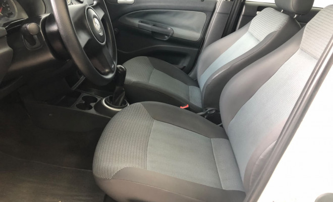 VW - VolksWagen Gol (novo) 1.0 Mi Total Flex 8V 4p 2012 Flex-4
