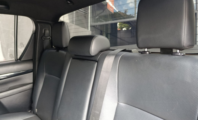 Toyota Hilux CD SRX 4x4 2.8 TDI 16V Diesel Aut. 2019 Diesel-15