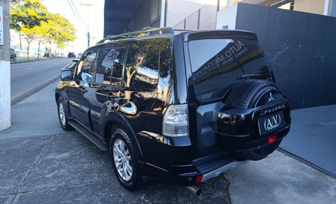 Mitsubishi Pajero HPE Full 3.2 4x4 T.I.Dies. 5p Aut 2013 Diesel-3