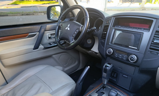 Mitsubishi Pajero HPE Full 3.2 4x4 T.I.Dies. 5p Aut 2013 Diesel-5