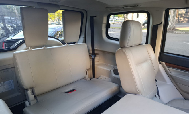 Mitsubishi Pajero HPE Full 3.2 4x4 T.I.Dies. 5p Aut 2013 Diesel-14