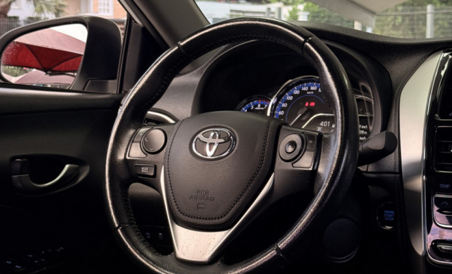 Toyota YARIS XLS Connect Sed. 1.5 Flex 16V Aut. 2022 Flex-13