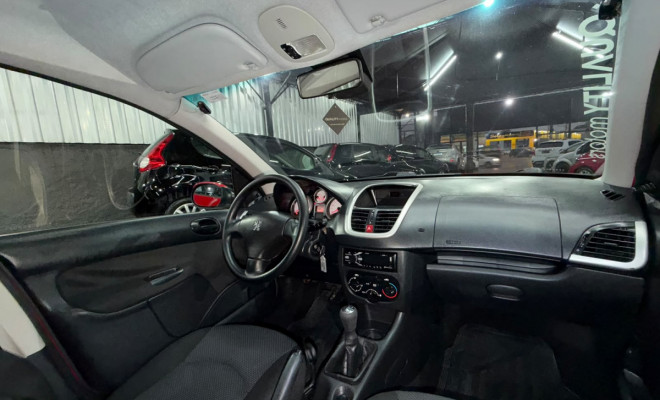 Peugeot 207 Active 1.4 Flex 8V 5p 2014 Flex-8