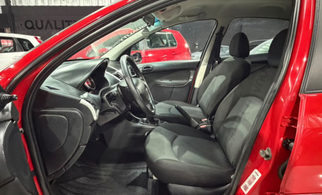 Peugeot 207 Active 1.4 Flex 8V 5p 2014 Flex-9