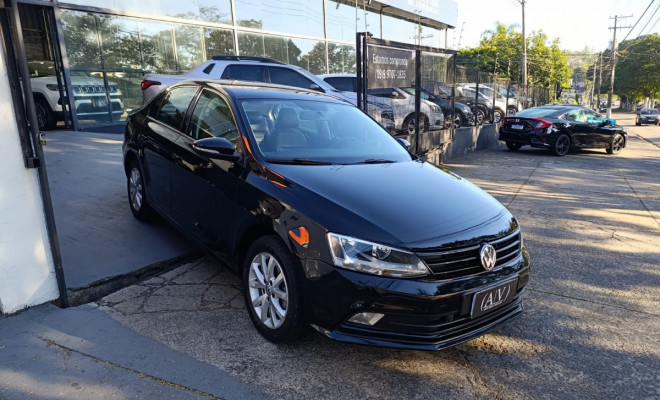 VW - VolksWagen JETTA Trendline 1.4 TSI 16V 4p  Aut. 2016 Gasolina-1