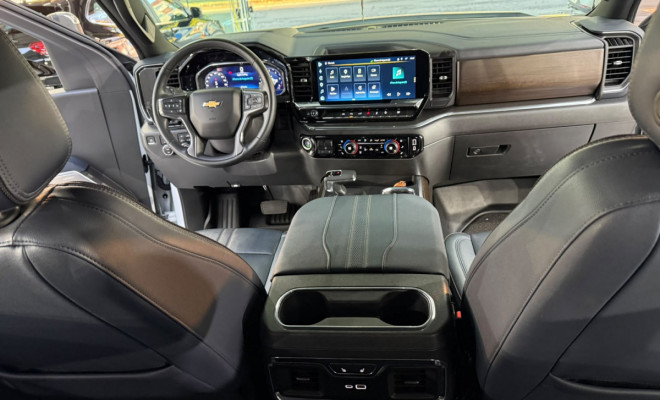 GM - Chevrolet Silverado High Country 5.3 V8 AWD Aut. 2024 Gasolina-12
