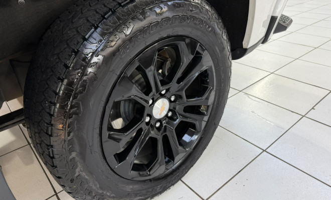 GM - Chevrolet Silverado High Country 5.3 V8 AWD Aut. 2024 Gasolina-19