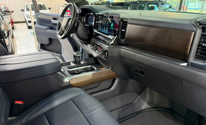 GM - Chevrolet Silverado High Country 5.3 V8 AWD Aut. 2024 Gasolina-8