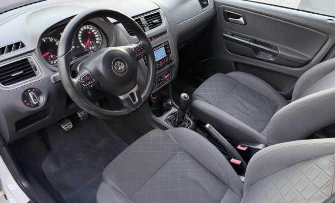 VW - VolksWagen Fox PRIME/Higli. 1.6 Total Flex 8V 5p 2014 Flex-7