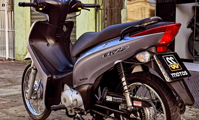 HONDA BIZ 125cc ES/ ano 2015 Flex-2