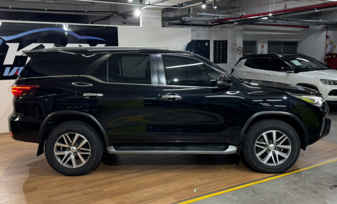 Toyota Hilux SW4 SRX 4x4 2.8 TDI 16V Dies. Aut. 2020 Diesel-2