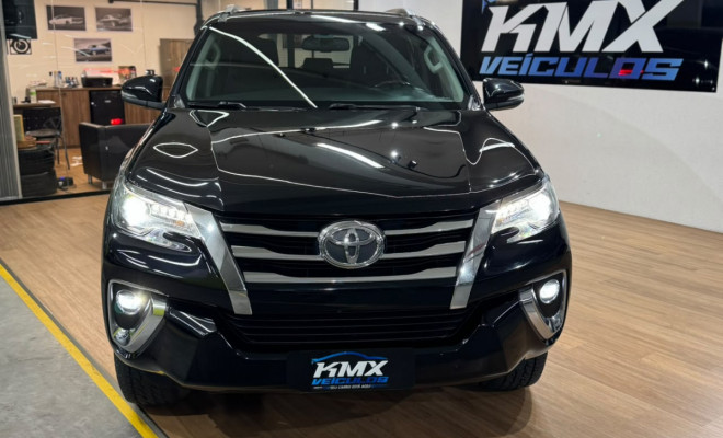 Toyota Hilux SW4 SRX 4x4 2.8 TDI 16V Dies. Aut. 2020 Diesel-0