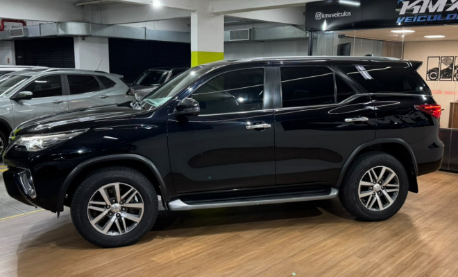 Toyota Hilux SW4 SRX 4x4 2.8 TDI 16V Dies. Aut. 2020 Diesel-8