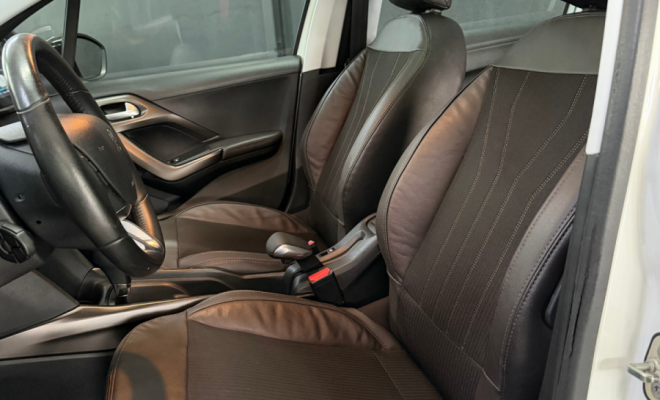 Peugeot 2008 Griffe 1.6 Turbo Flex 16V 5p Aut. 2020 Flex-9