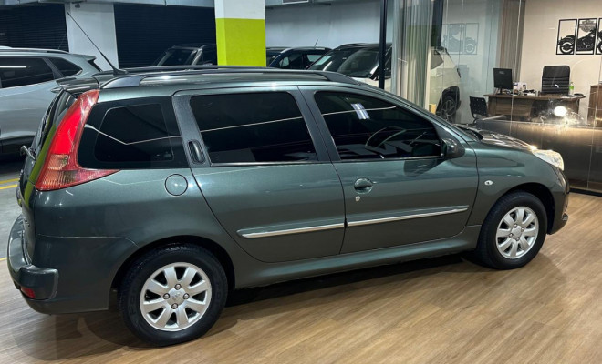 Peugeot 207 SW XR Sport 1.4 Flex 8V 5p 2012 Flex-7