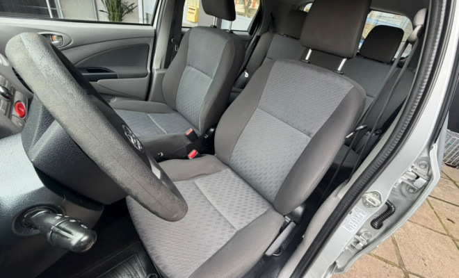 Toyota ETIOS XLS 1.5 Flex 16V 5p Mec. 2013 Flex-9
