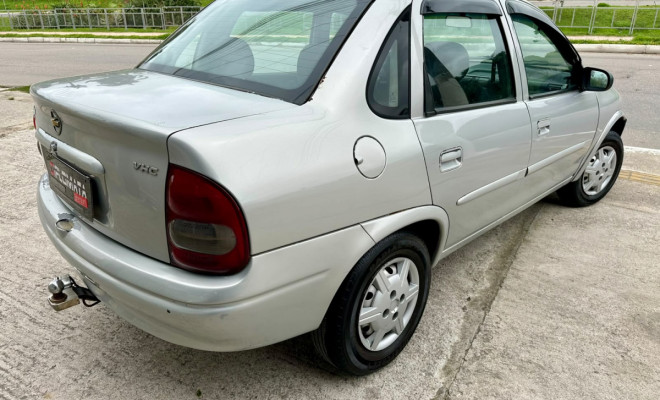 GM Corsa Sedan 1.0 8V - 2004-2