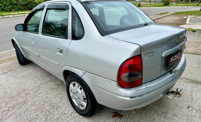 GM Corsa Sedan 1.0 8V - 2004-3