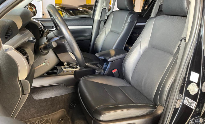 Toyota Hilux CD SRX 2.8 TDI 16V Diesel Aut. Diesel 2021-11