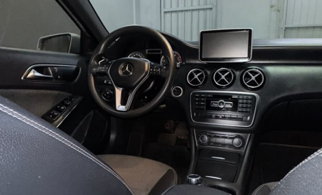 Mercedes-Benz A 200 1.6 TURBO 2014 Gasolina-13