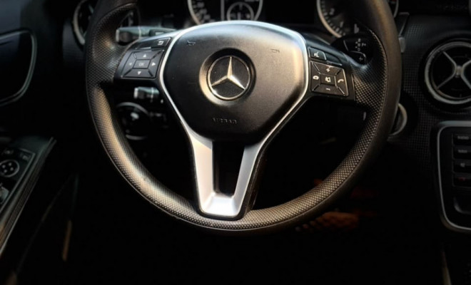 Mercedes-Benz A 200 1.6 TURBO 2014 Gasolina-9