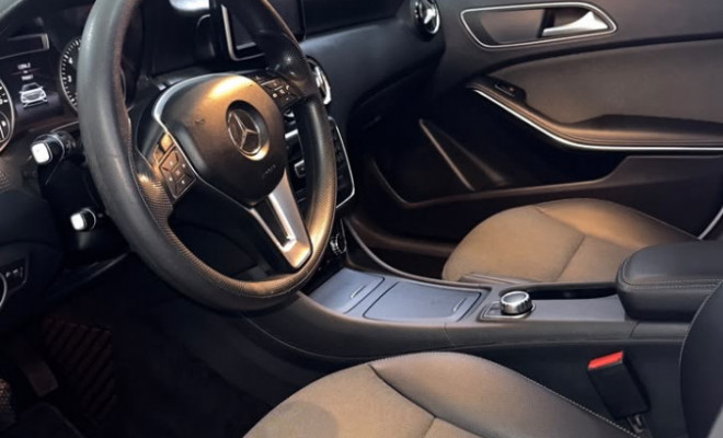 Mercedes-Benz A 200 1.6 TURBO 2014 Gasolina-3