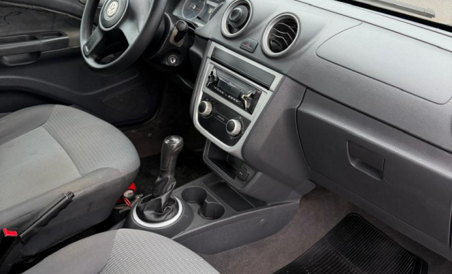 VW - VolksWagen Gol (novo) 1.0 Mi Total Flex 8V 4p 2011 Flex-8