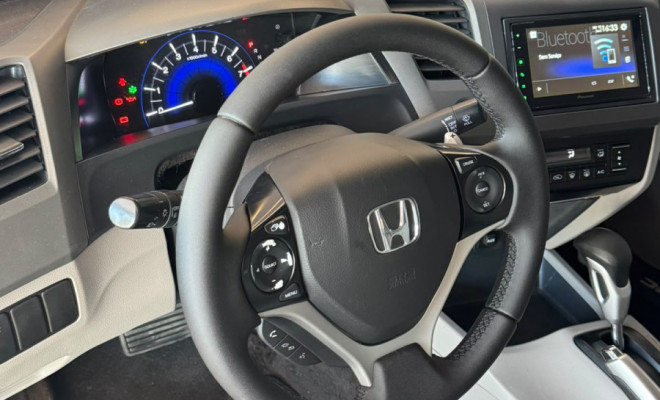 Honda Civic Sedan LXR 2.0 Flexone 16V Aut. 4p 2014 Flex-18