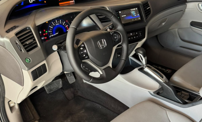 Honda Civic Sedan LXR 2.0 Flexone 16V Aut. 4p 2014 Flex-14