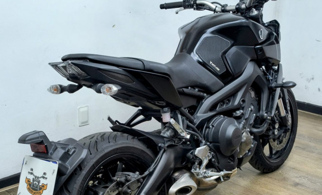 YAMAHA MT-09 850cc/ABS 2025 Gasolina-11