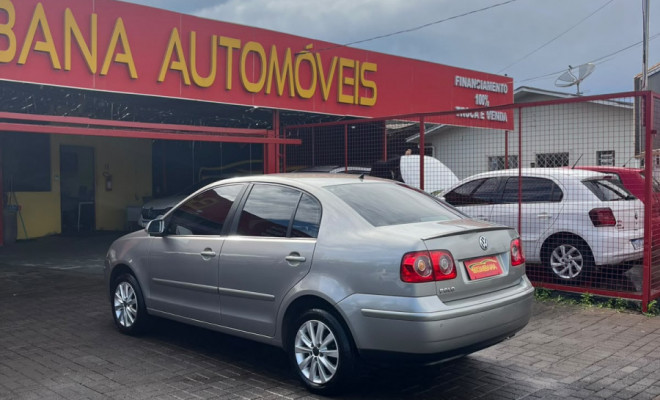VW - VolksWagen Polo Sedan 1.6 Mi Total Flex 8V 4p 2012 Flex-1