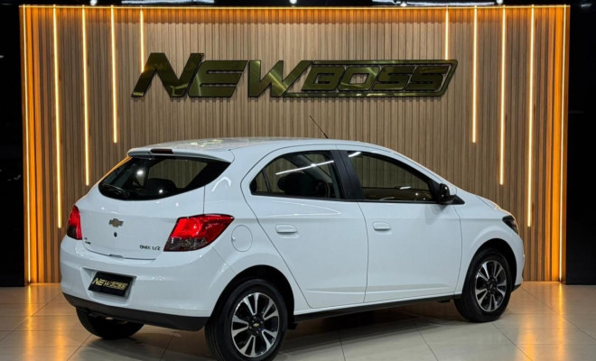 GM - Chevrolet ONIX HATCH LTZ 1.4 8V FlexPower 5p Mec. 2013 Flex-0