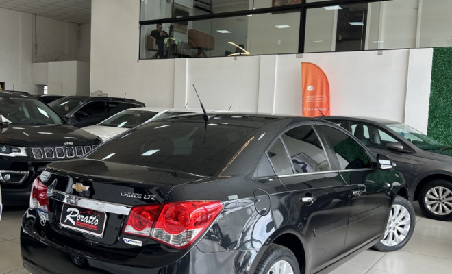 GM - Chevrolet CRUZE LTZ 1.8 16V FlexPower 4p Aut. 2012 Flex-3