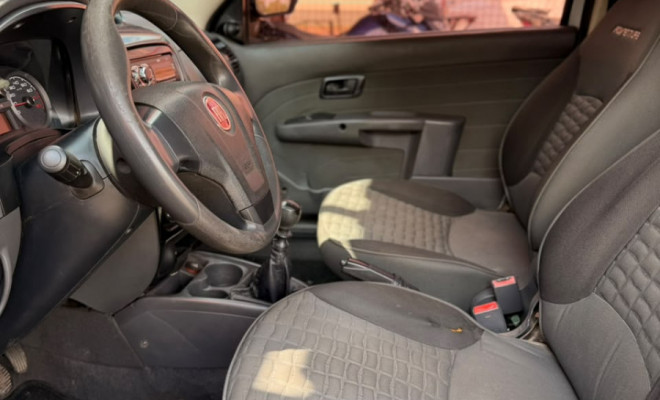 Fiat Strada Adventure1.8/ 1.8 LOCKER Flex CD 2015 Flex-8