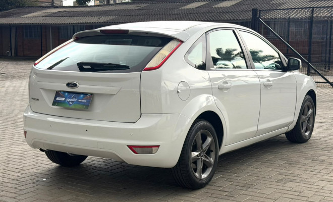 Ford Focus 1.6 S/SE/SE Plus Flex 8V/16V  5p 2011 Flex-1