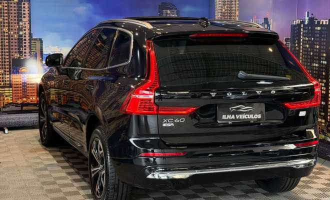 Volvo XC 60 T-8 INSC. EXPRESS. 2.0 (Híbrido) 2022 Híbrido-1