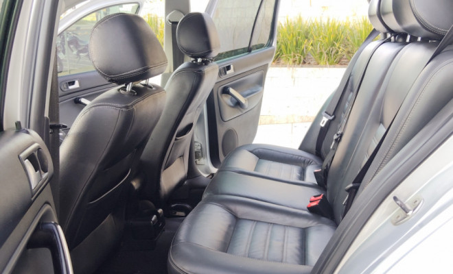 VW - VolksWagen Golf Sportline 1.6 Mi Total Flex 8V 4p 2011 Flex-12