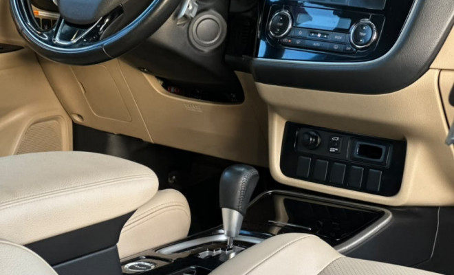 Mitsubishi OUTLANDER 3.0/ GT 3.0 V6 Aut. 2018 Gasolina-3